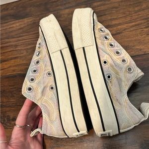 Custom platform converse
